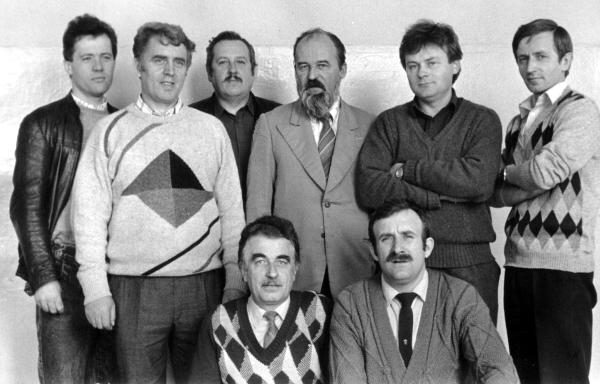1991 - stoj� od lewej; Henryk Witczak, Czes�aw B�bel,
Ryszard Senkowski, Stefan Kazir�d (Prezes), Stanis�aw Krawczyk, Stanis�aw Tomczak oraz 
poni�ej Kazimierz Zimny i Henryk Kubik.