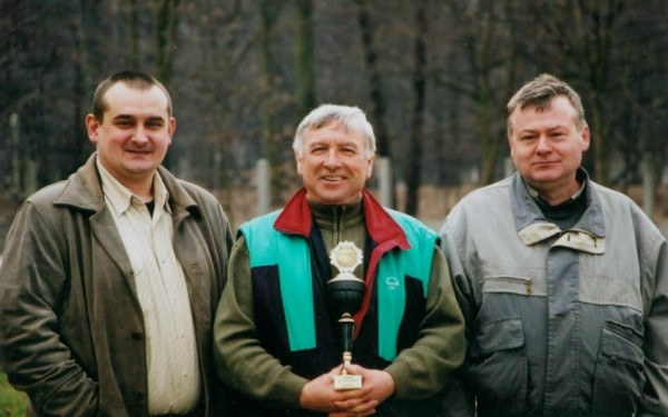 Zespo�owi triumfatorzy - KSS BURSZTYN w Kaliszu, od lewej; Andrzej DZIADEK, Kazimierz PAWLICZAK i Stanis�aw KRAWCZYK