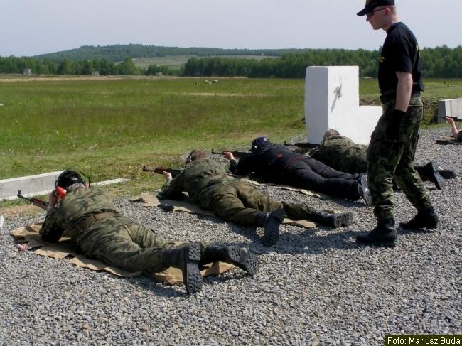 No soldaty, chowa� pi�ty bo wr�g postrzeli!