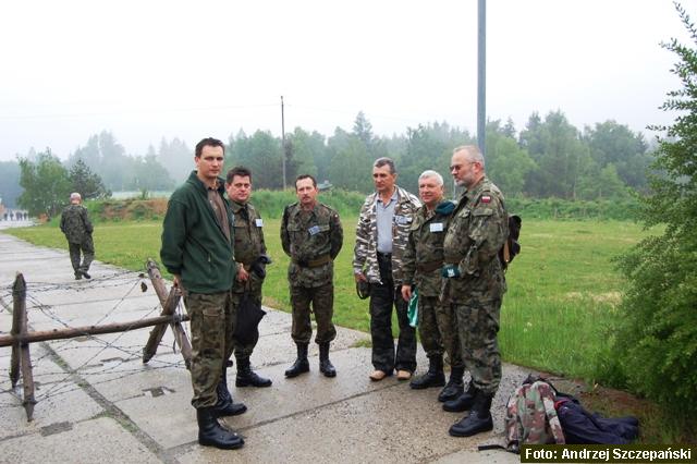 Od lewej; Miko�aj Morkowski, Krzysztof Tu�acz, 
Zbigniew Ka�u�ny, Kazimierz Ligocki, Kazimierz Pawliczak 
i Artur Adamkiewicz.