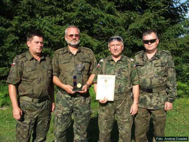 Zwyci�zki zesp� klubowy w skladzie, od lewej; Krszysztof Tu�acz, Artur Adamkiewicz, Kazimierz Pawliczak i Stanis�aw Krawczyk