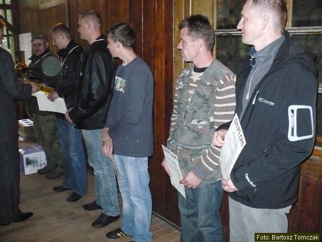 Od lewej; Mieczys�aw Maciuszczak, Adrian Kupaj, Tomasz Michalak, Adam Dymarczyk, Dawid Ignaszak i Mariusz Buda