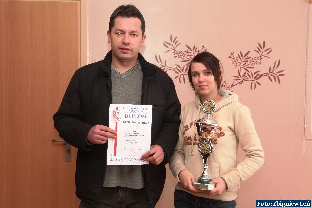 Zesp� Bursztyna w sk�adzie; 
- Natalia Pilarczyk i Ryszard Rogacki