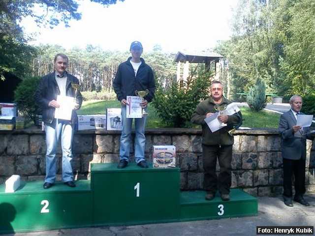 Podium Trap 25 rzutk�w, od lewej;  Artur Kupaj, Adam Dymarczyk 
i Mieczys�aw Maciuszczak
