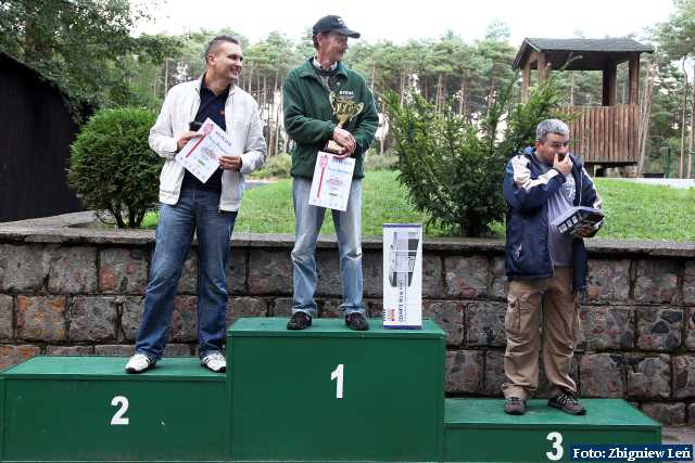 Podium Kdw 20 le��c, od lewej; Miko�aj Morkowski i Jerzy Gogo�kiewicz 
i Grzegorz D�browski