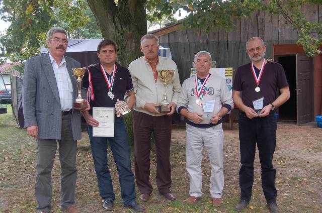 Zesp� + sekretarz i prezes